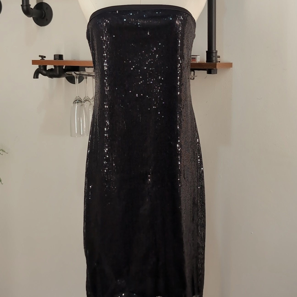 Shimmering The Limited Strapless Sequin Cocktail Dress in Black